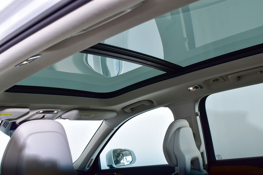 Thumbnail: 2021 Volvo XC90 - 22