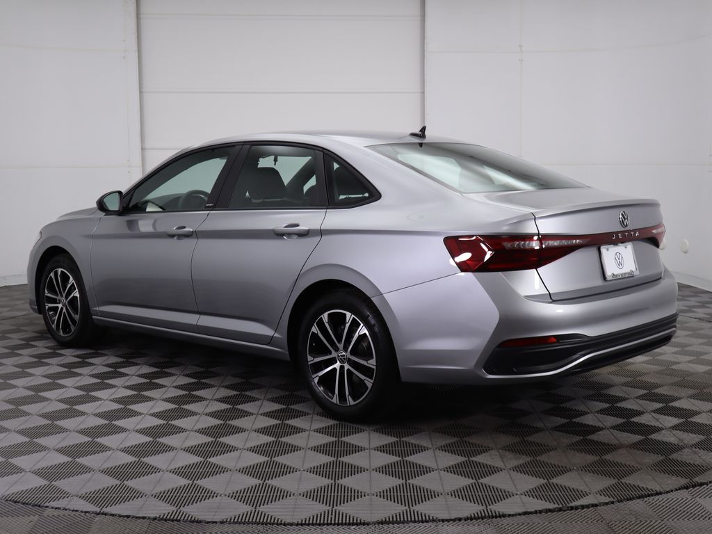 2025 Volkswagen Jetta Sport 8