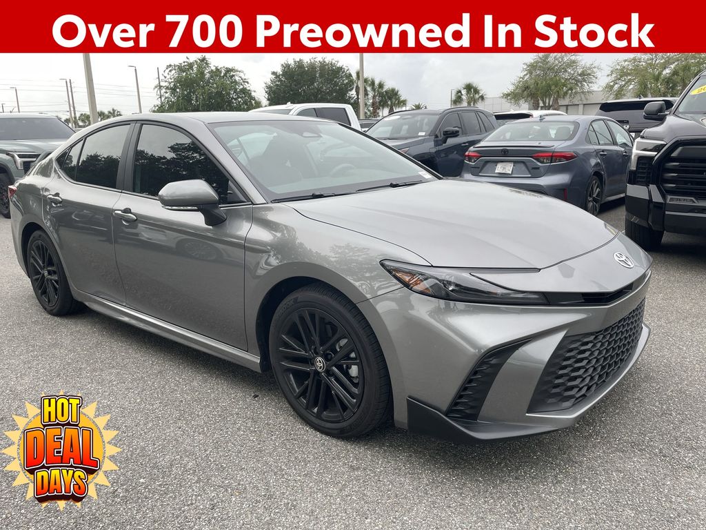 2026 Toyota Camry SE Hybrid's photo