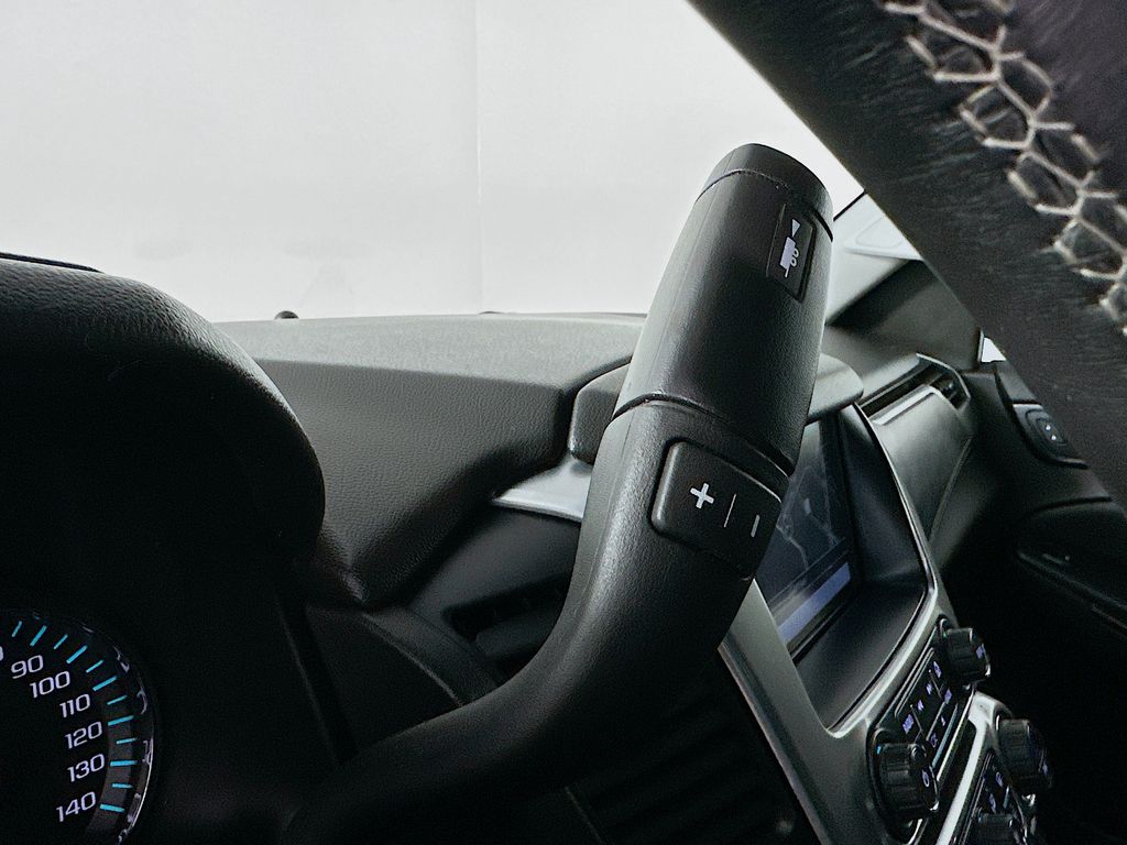 Thumbnail: 2017 Chevrolet Tahoe - 17