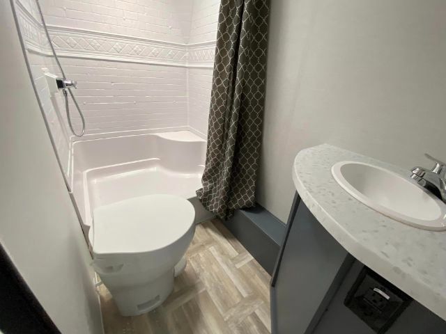 2024 White / Black Prime Time Tracer 270BHSLE Travel Trailer
