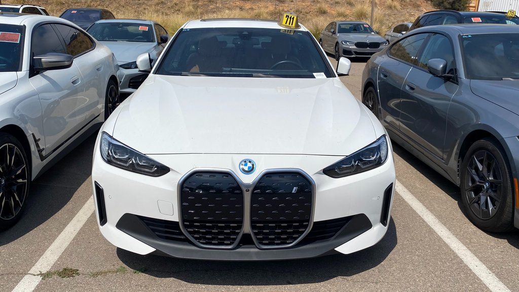 Thumbnail: 2023 BMW i4 - 2