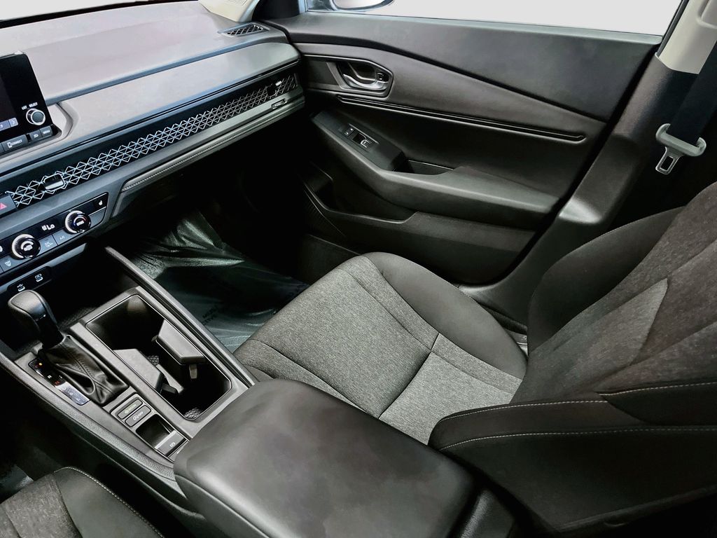 Used 2025 Charcoal Honda SE image 22