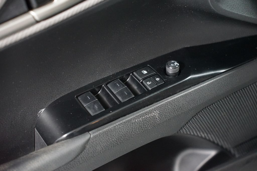 Thumbnail: 2025 Toyota Camry - 32