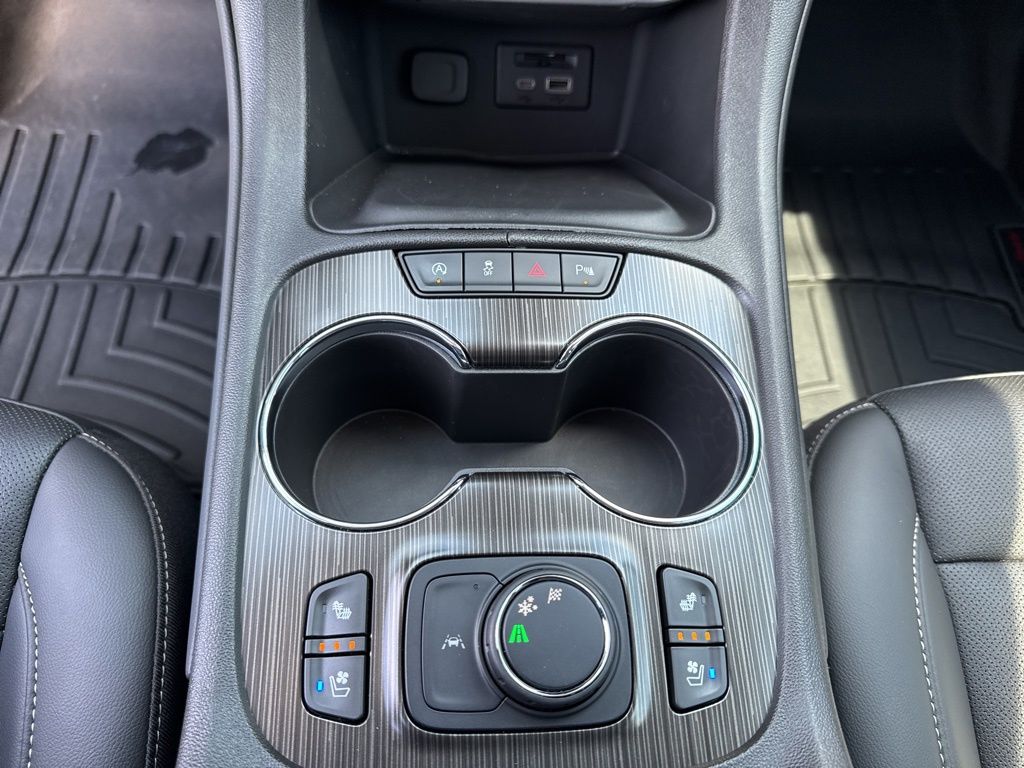 2022 GMC Acadia SLT