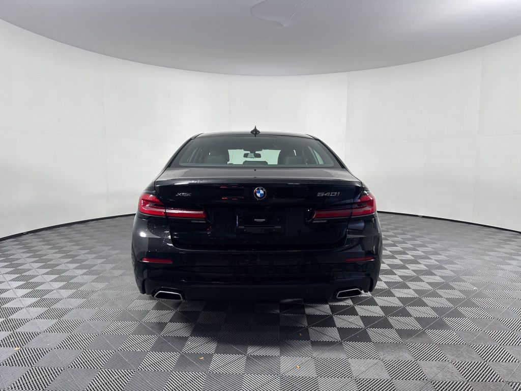 Thumbnail: 2023 BMW 5 Series - 6