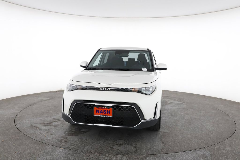 View vehicle photo 4