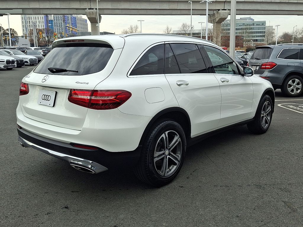 Thumbnail: 2017 Mercedes-Benz GLC - 4