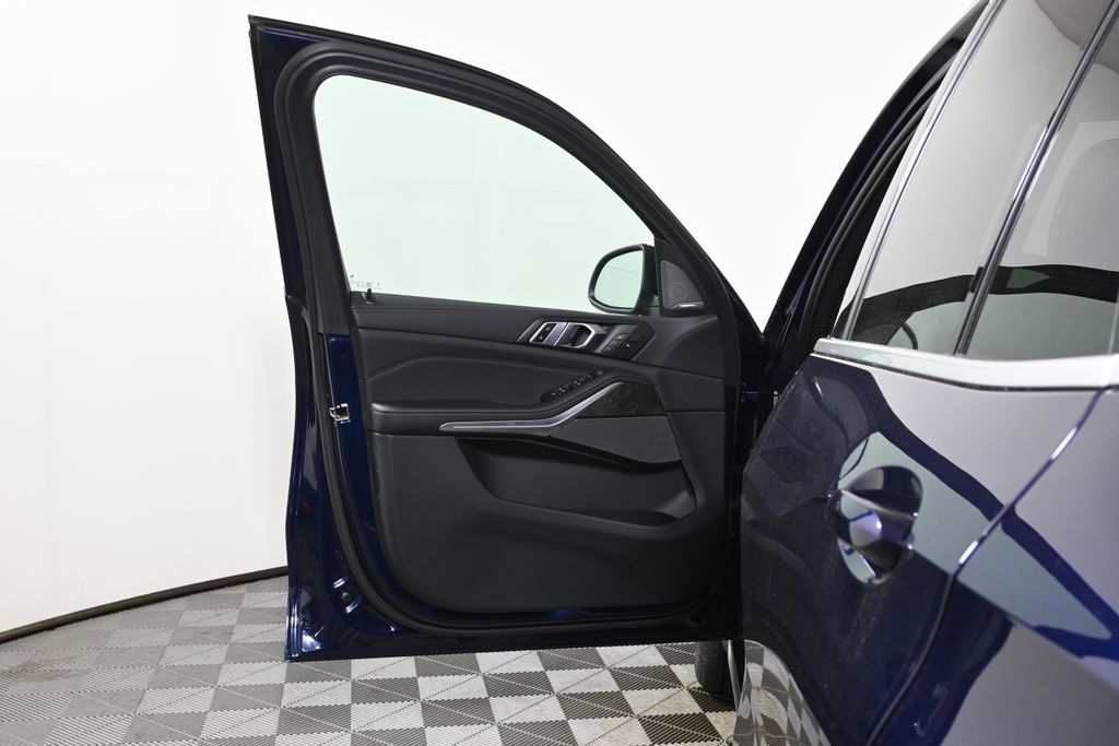 Thumbnail: 2026 BMW X5 - 28