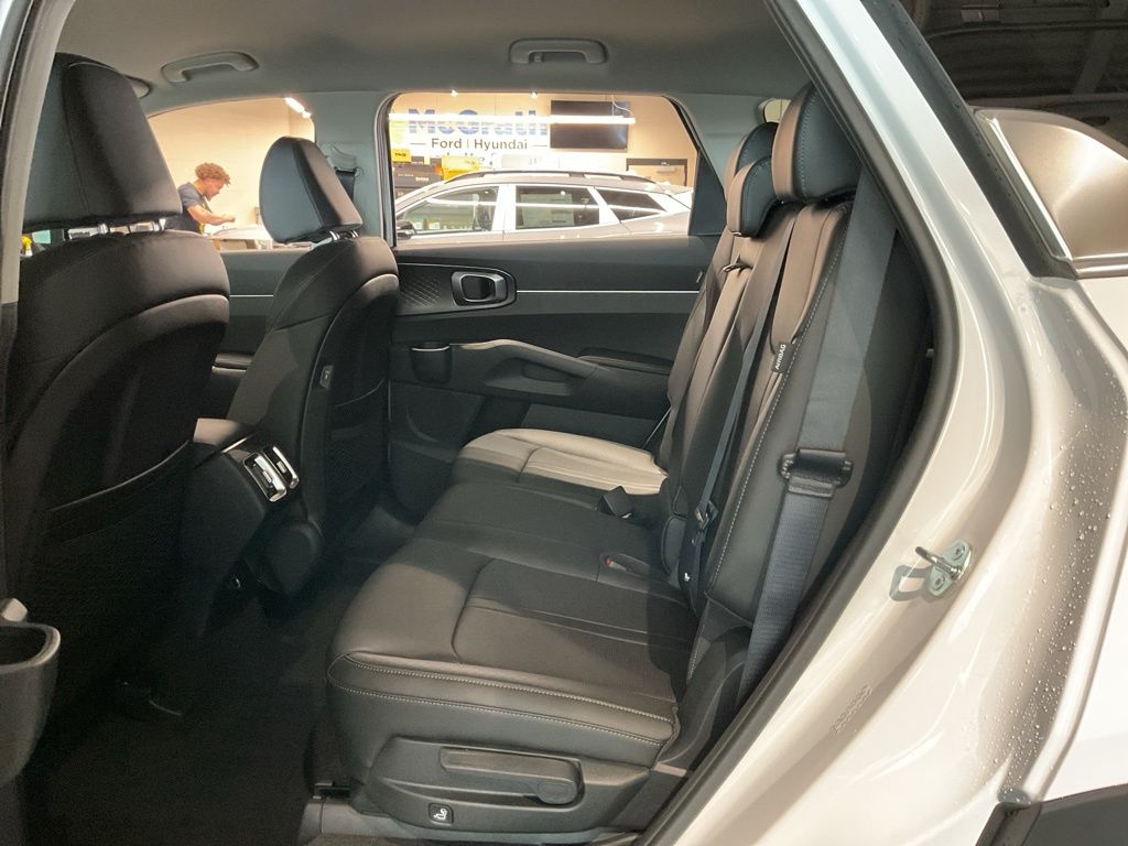 New 2026 White Kia EX image 18