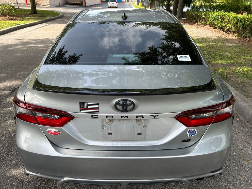 2021 Toyota Camry SE 4
