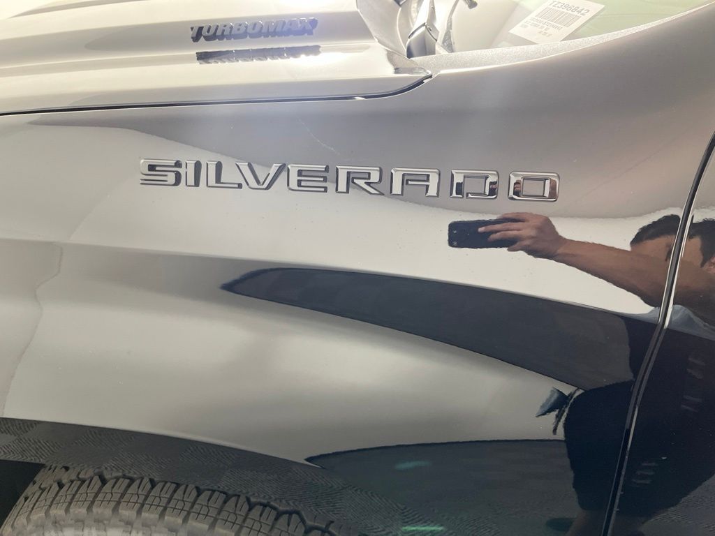 Thumbnail: 2026 Chevrolet Silverado 1500 - 21