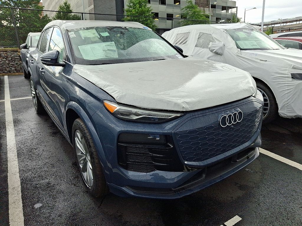 2025 Audi e-tron Premium 3