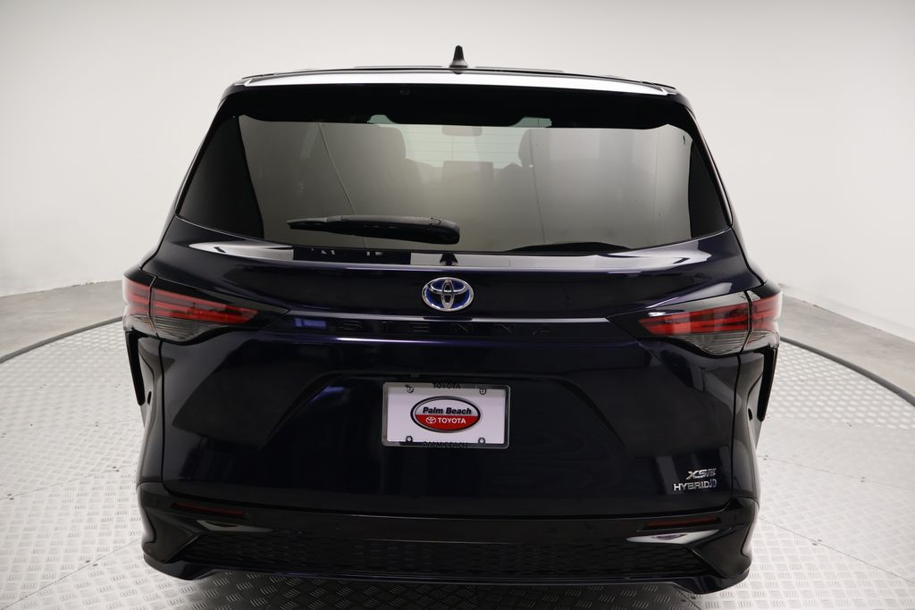 Thumbnail: 2024 Toyota Sienna - 10