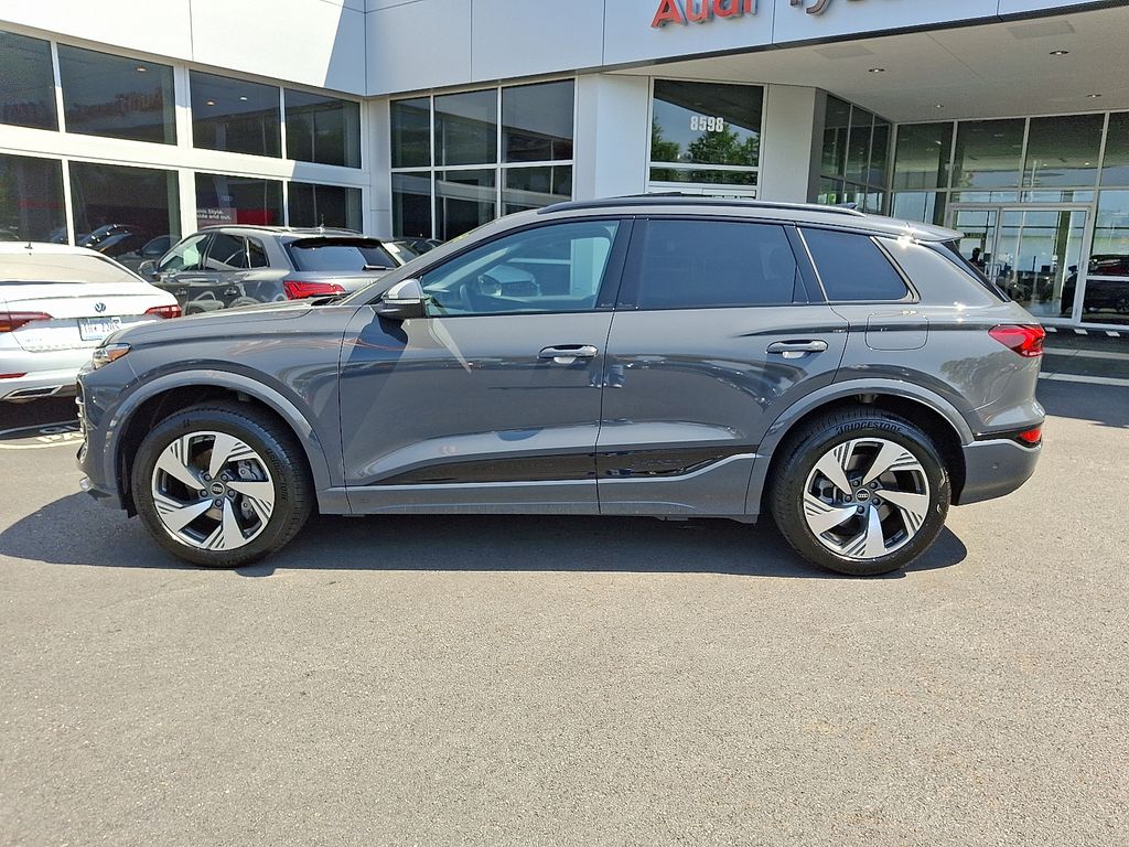 Thumbnail: 2025 Audi Q6 e-tron - 7