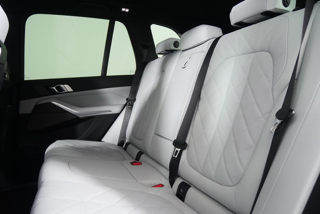 Thumbnail: 2026 BMW X5 - 16