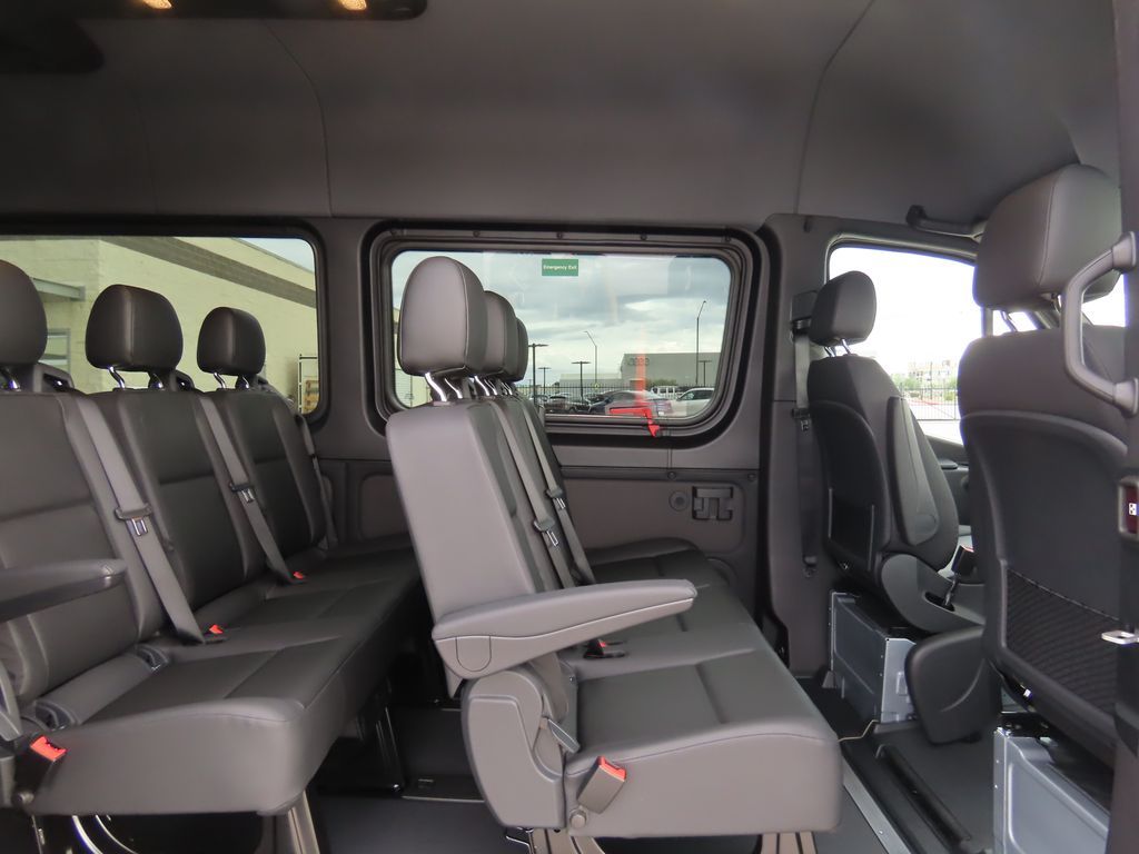 Thumbnail: 2025 Mercedes-Benz Sprinter - 29