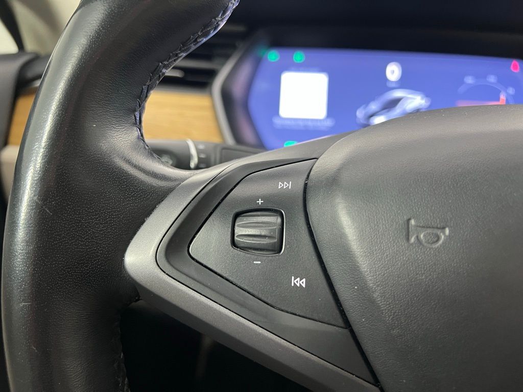 Thumbnail: 2019 Tesla Model S - 19