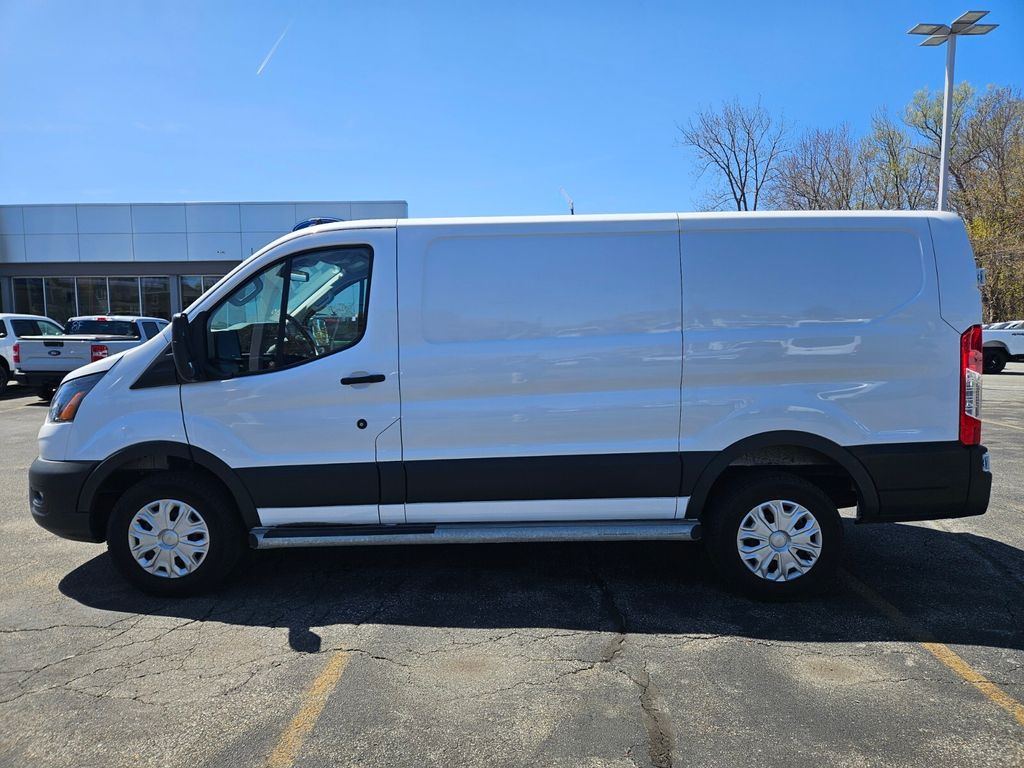 View vehicle photo 3