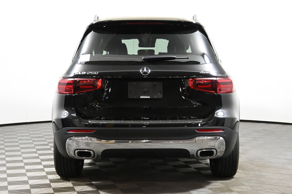 2025 Mercedes-Benz GLB 250 6