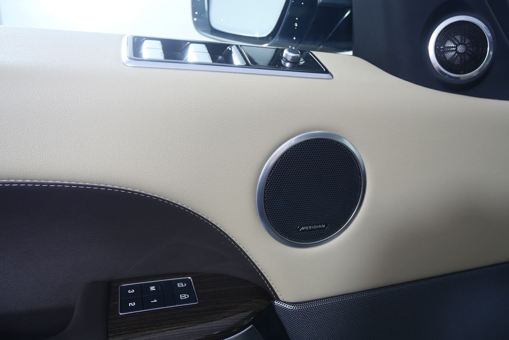 Thumbnail: 2022 Land Rover Range Rover Sport - 10