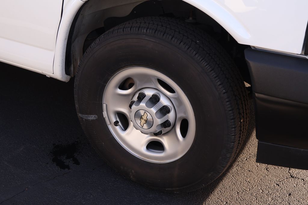 Thumbnail: 2022 Chevrolet Express - 5