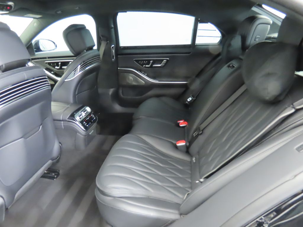 2025 Mercedes-Benz S-Class AMG S 63 4MATIC 22