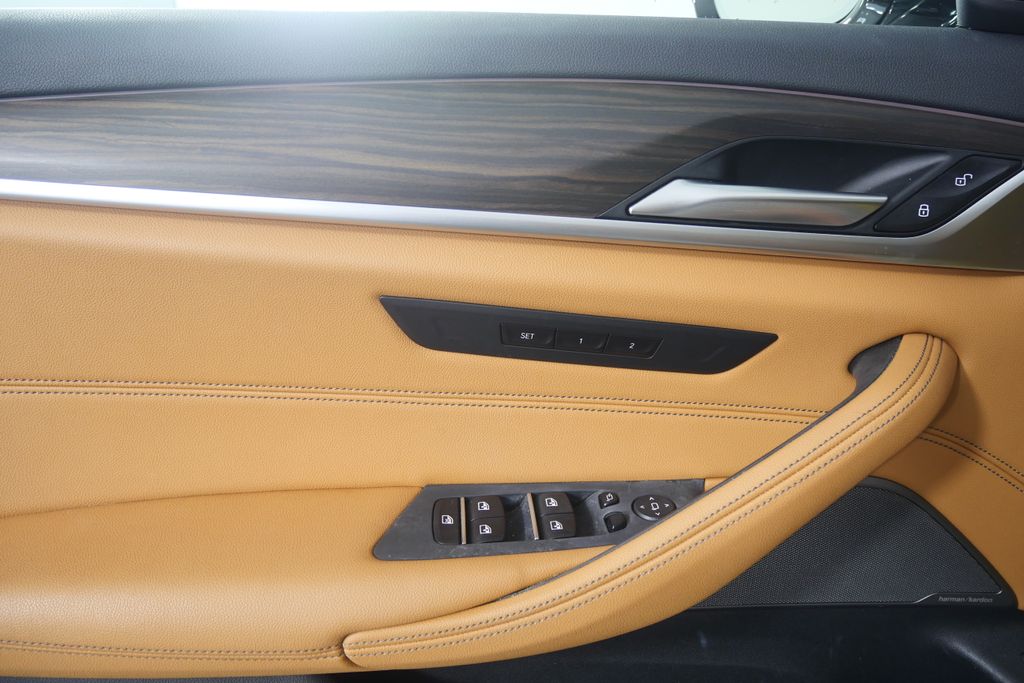 Thumbnail: 2023 BMW 5 Series - 7