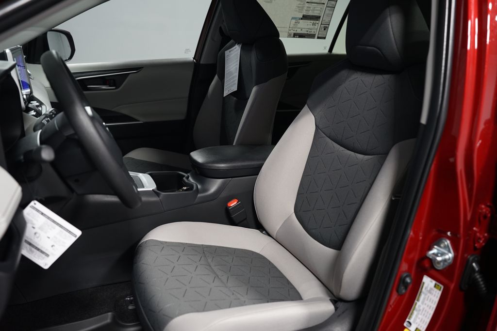 Thumbnail: 2025 Toyota RAV4 - 27