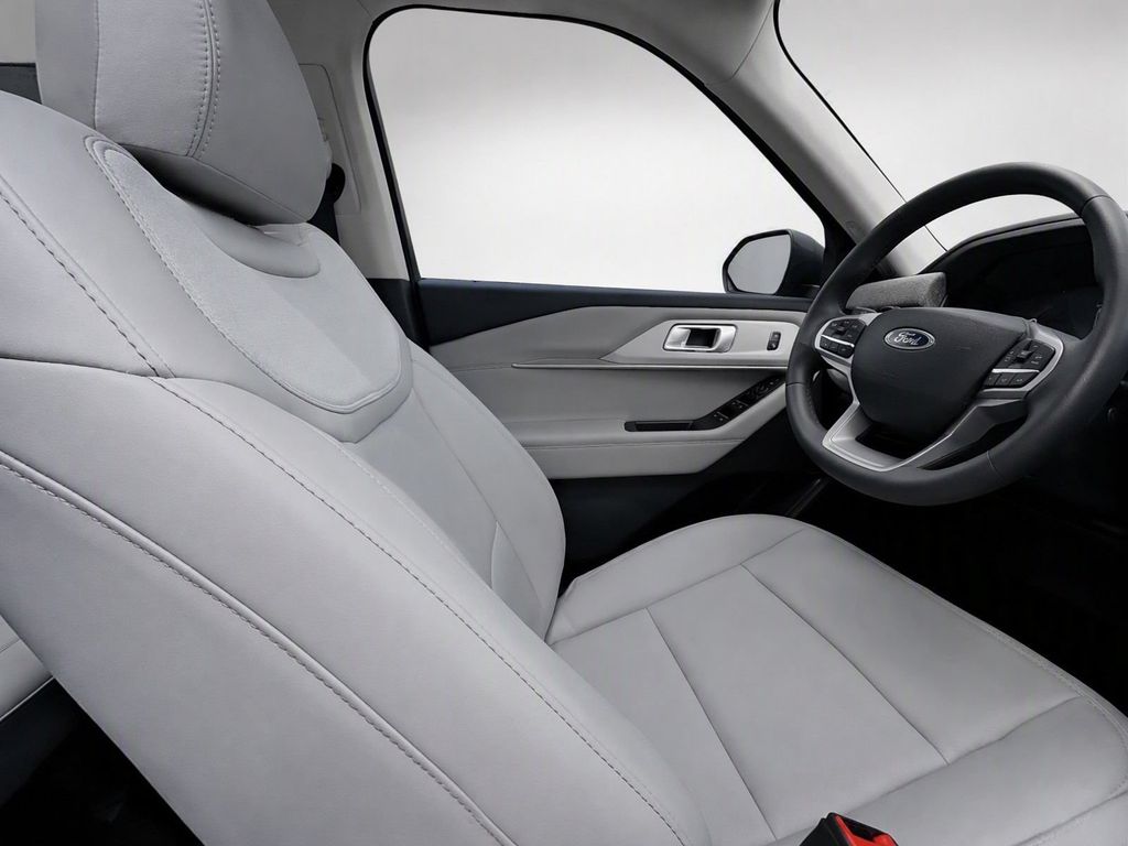 New 2026 Space White Metallic Ford Active image 12
