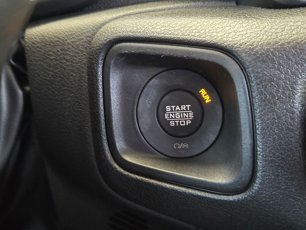 Used 2025 Jeep Wrangler SUV