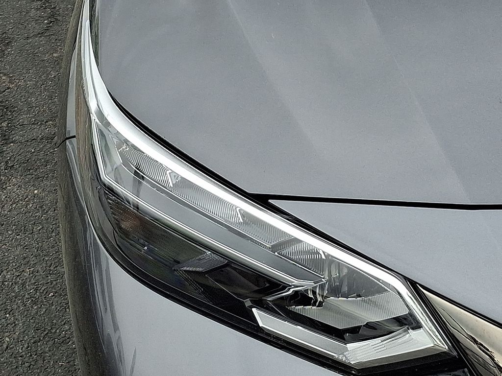 Thumbnail: 2020 Nissan Sentra - 9