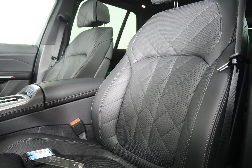 Thumbnail: 2025 BMW X5 - 11