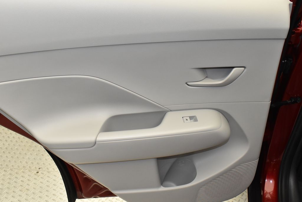 2025 Hyundai Kona SEL 31
