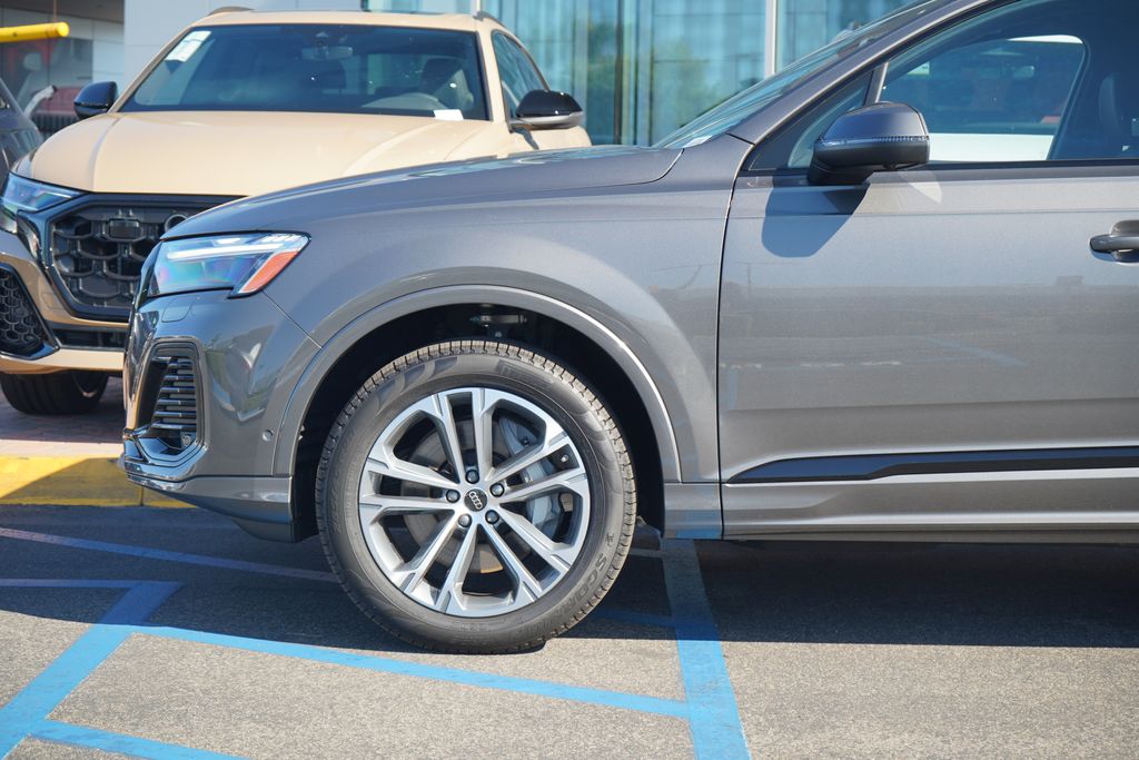 Thumbnail: 2026 Audi Q7 - 2