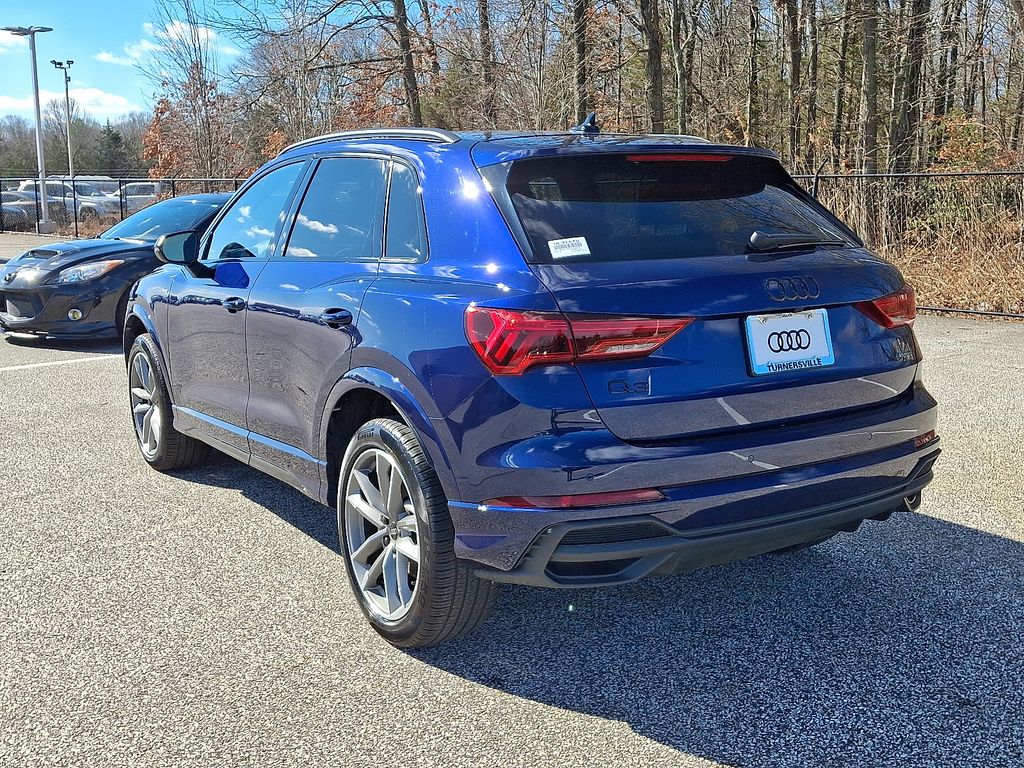 Thumbnail: 2025 Audi Q3 - 4