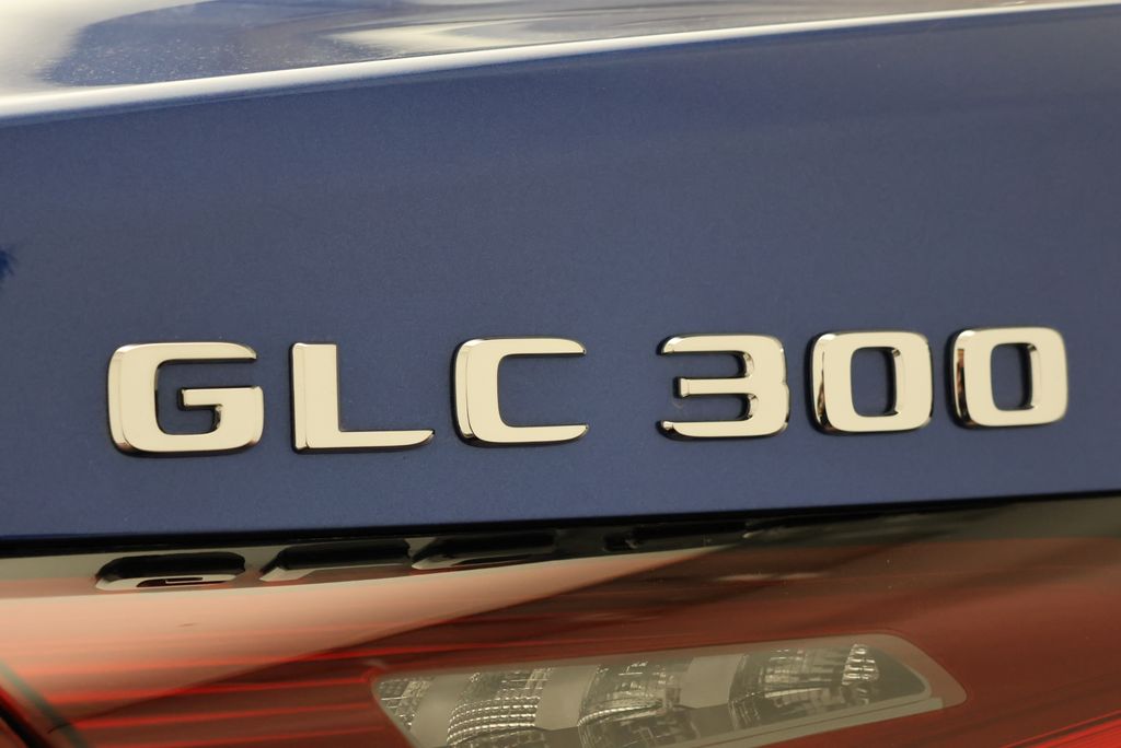 Thumbnail: 2025 Mercedes-Benz GLC - 9