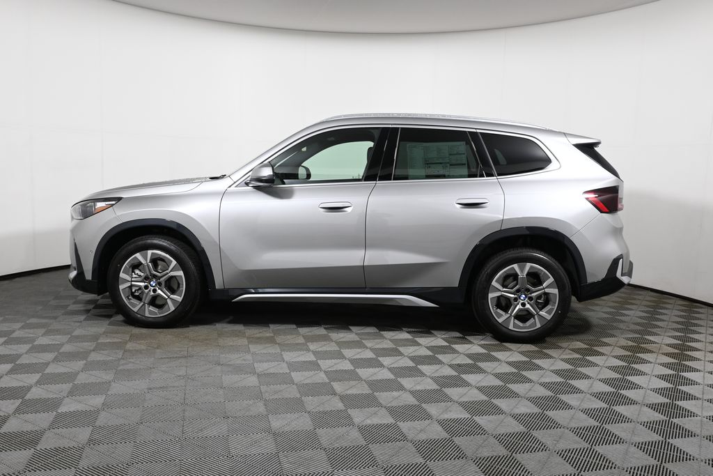 Thumbnail: 2027 BMW X1 - 2