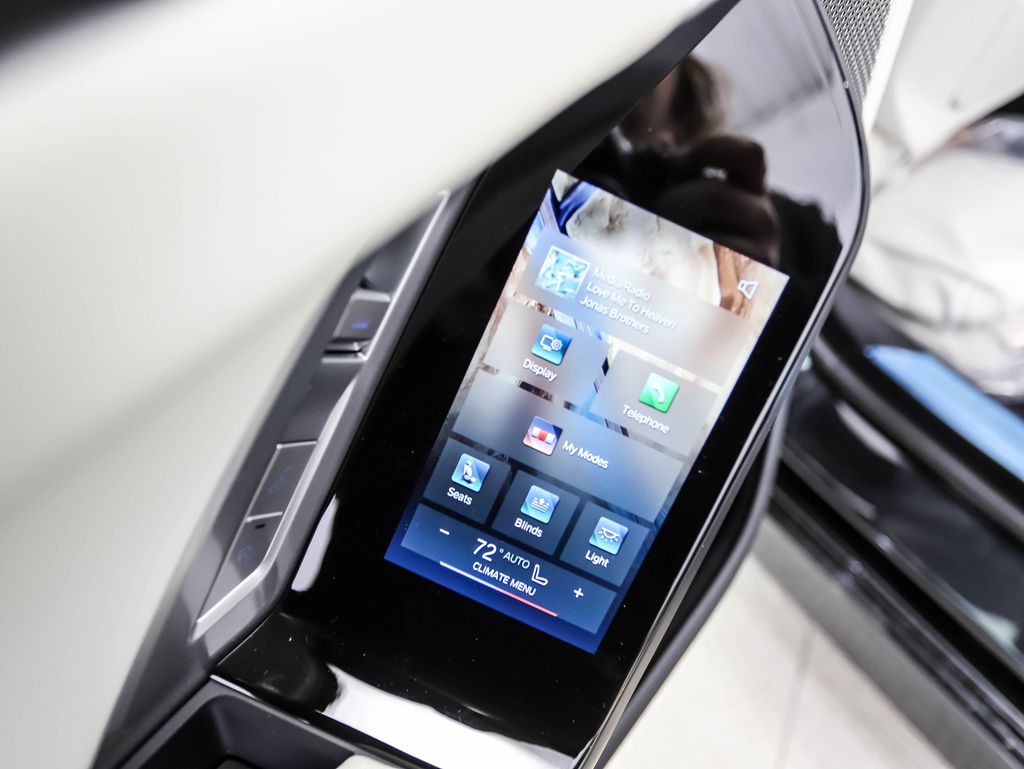 2025 BMW i7 xDrive60 20