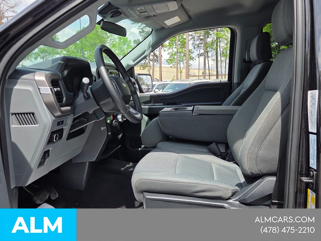 Used 2025 Black Ford XLT image 7