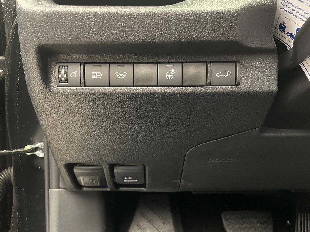 2025 Toyota RAV4 XLE 20