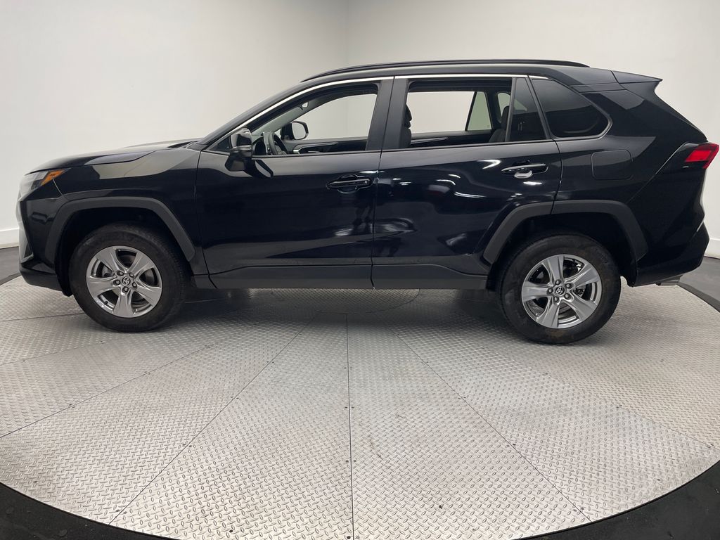 2023 Toyota RAV4 XLE 8