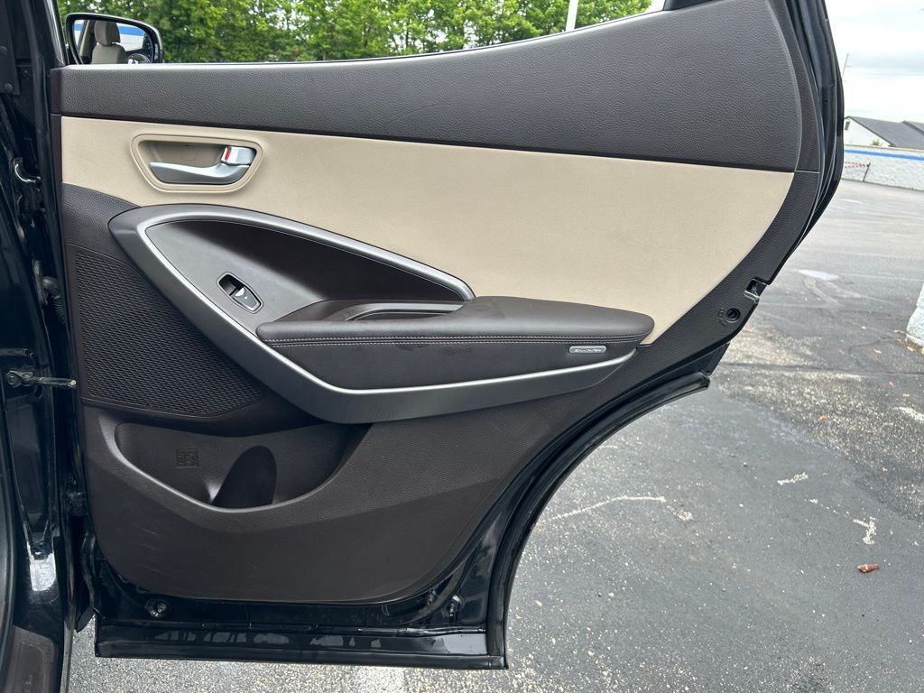 Thumbnail: 2013 Hyundai Santa Fe - 22