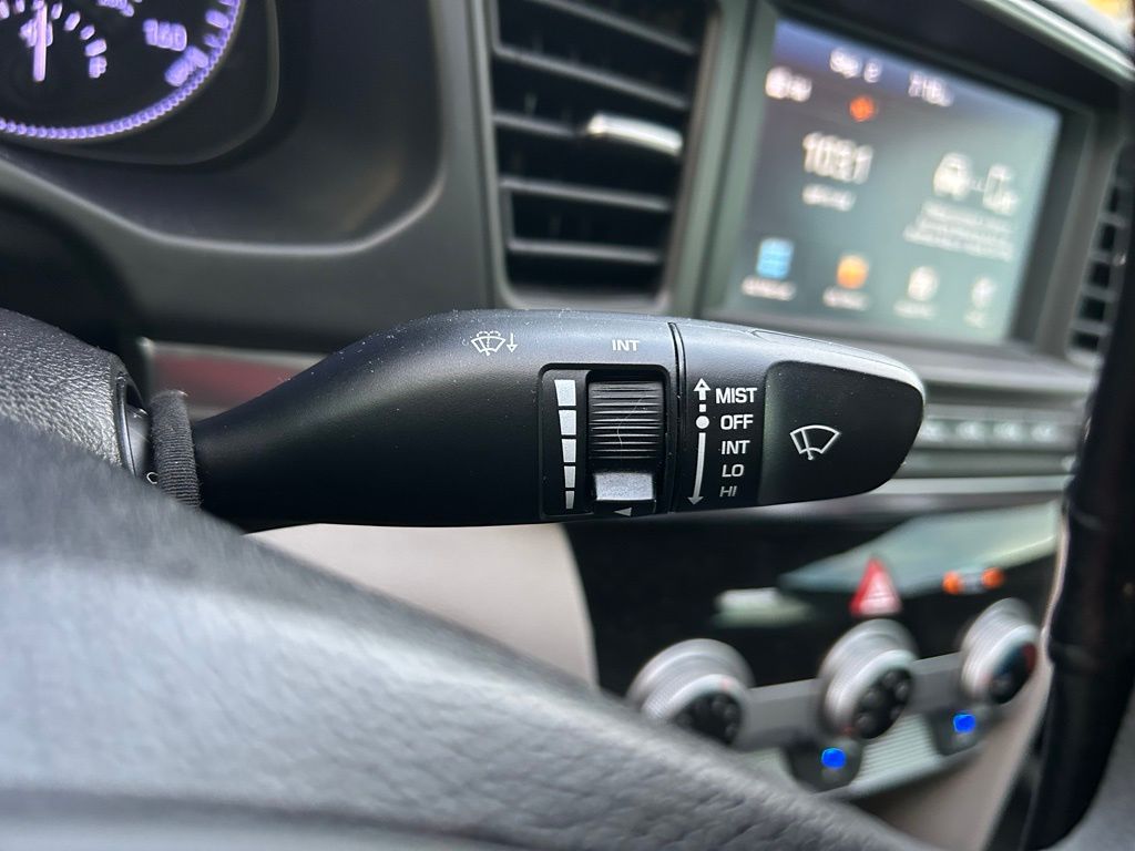 Thumbnail: 2019 Hyundai Elantra - 20