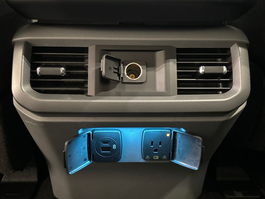 Used 2021 Gray Ford XLT image 24