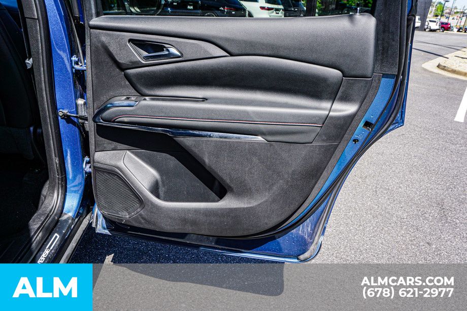 Used 2025 Blue Chevrolet Z71 image 57