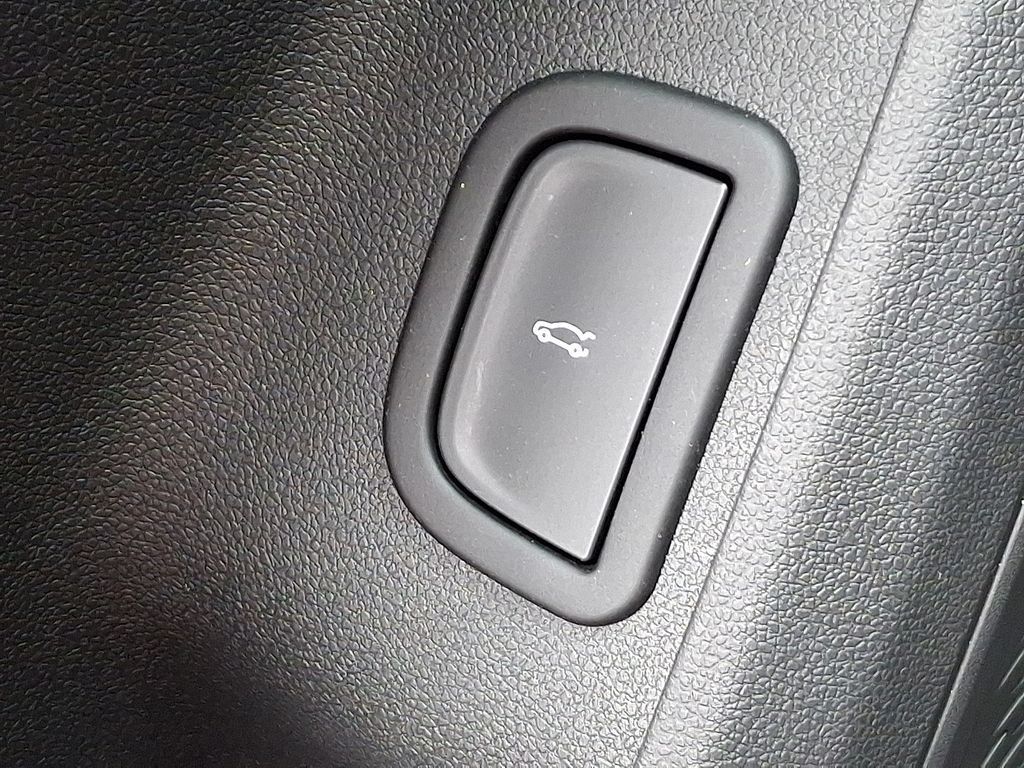 Thumbnail: 2025 Chevrolet Traverse - 27