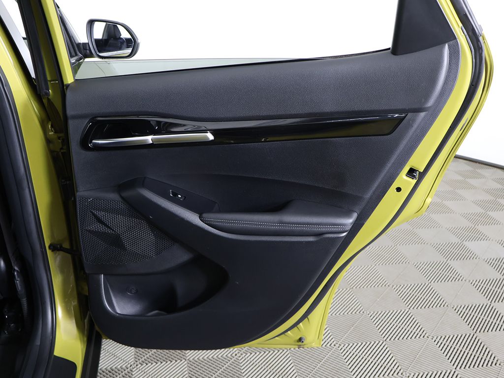 Used 2024 Green Kia S image 24
