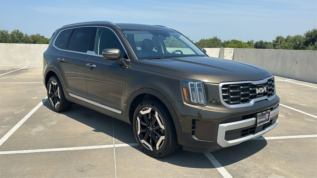 2025 Kia Telluride S Green at Baytown Hyundai