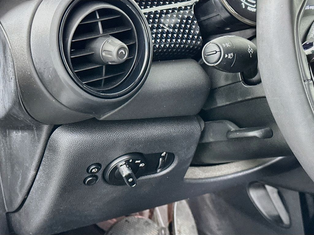 Thumbnail: 2021 MINI Cooper - 10